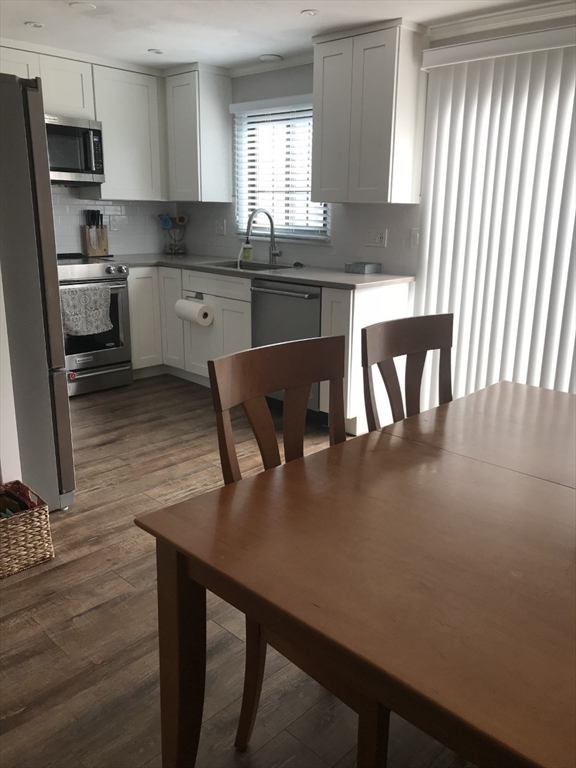 20 Bennett Street, Unit B Wakefield, MA 01880 - Photo 8 of 11