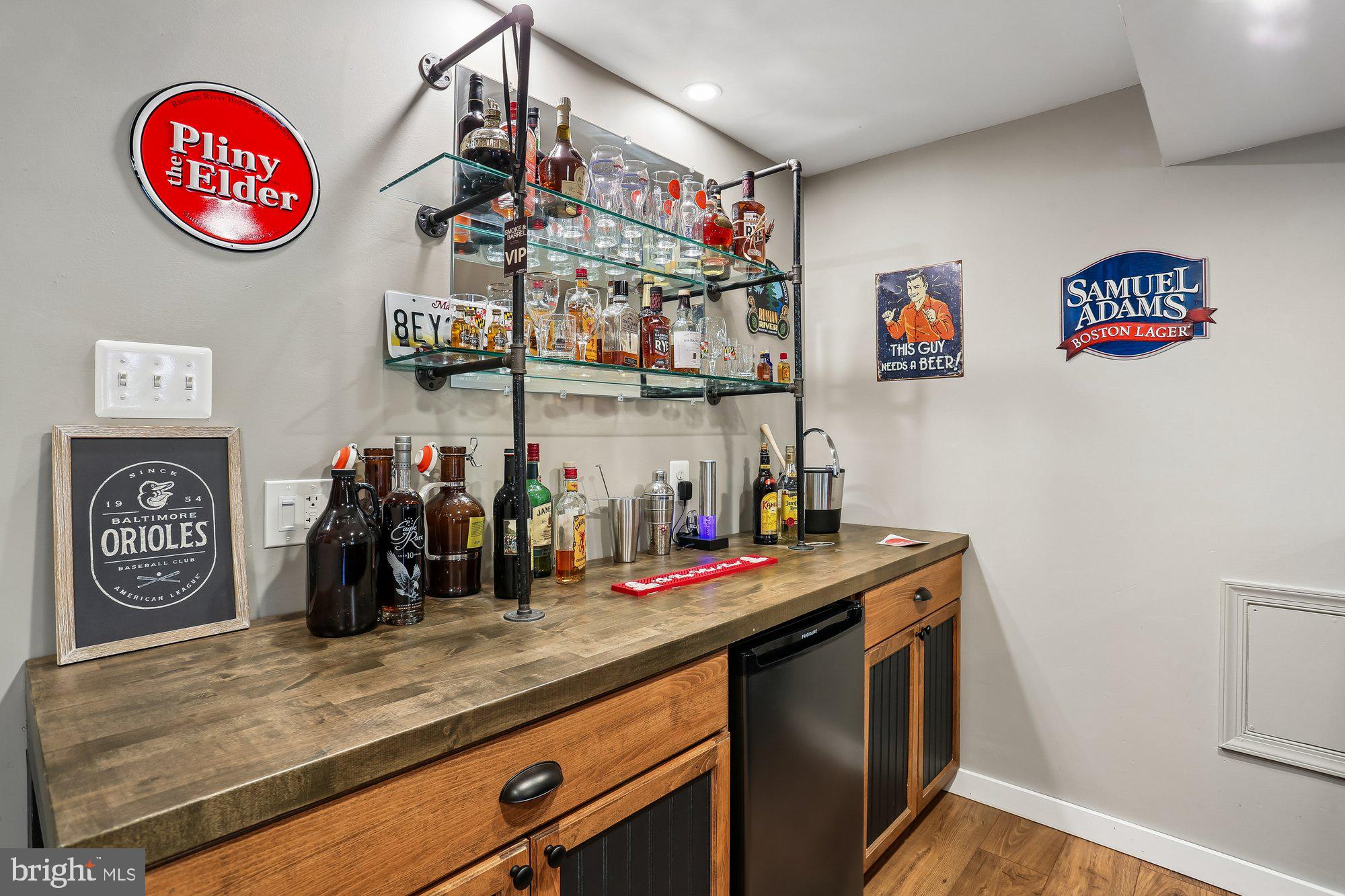 9 Midsummer Court Gaithersburg, MD 20878 - Photo 57 of 69 Custom bar area