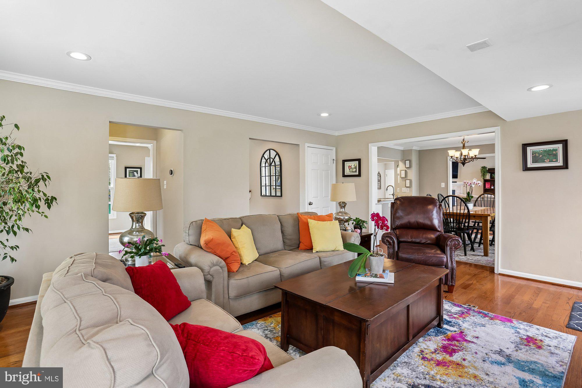 9 Midsummer Court Gaithersburg, MD 20878 - Photo 8 of 69 Living room with crown molding