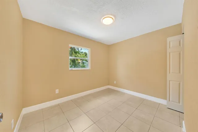 $469,900 | 1412 Northeast 25th Court, Pompano Beach, FL 33064