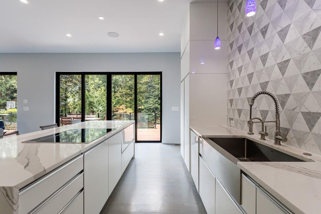 4036 Statewood Road Northeast Atlanta, GA 30342 - Photo 11 of 84