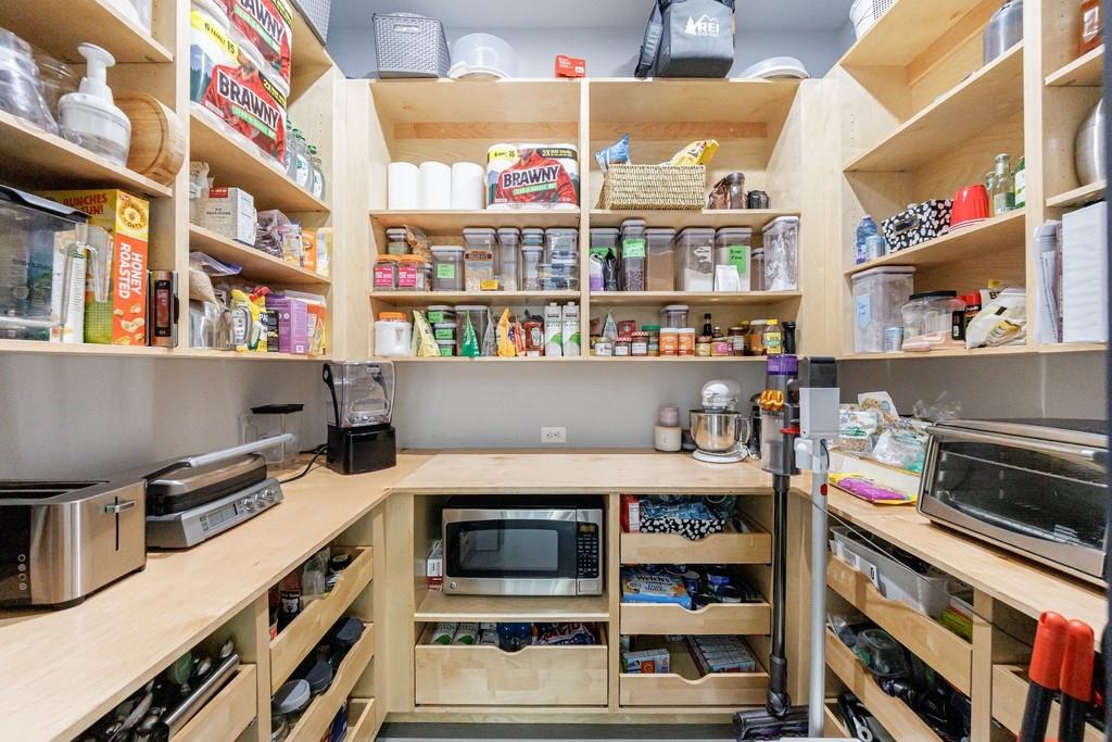 4036 Statewood Road Northeast Atlanta, GA 30342 - Photo 17 of 84