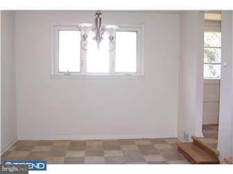 1230 Whitney Road Southampton, PA 18966 - Photo 4 of 11 Dining Room