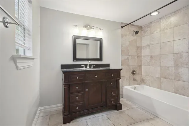 $2,700 | 2207 Jefferson Avenue, Unit UPPR, New Orleans, LA 70115