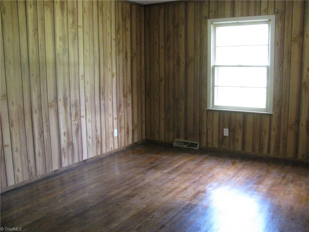 4642 Burch Bridge Road Burlington, NC 27217 - Photo 7 of 13 Living Room