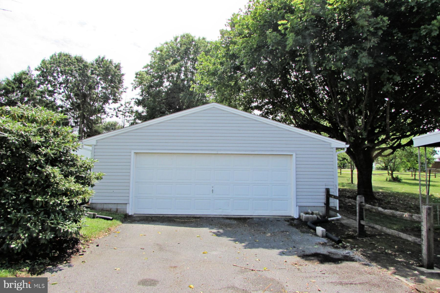 204 Heffelfinger Road Lebanon, PA 17046 - Photo 24 of 29 Garage View 2