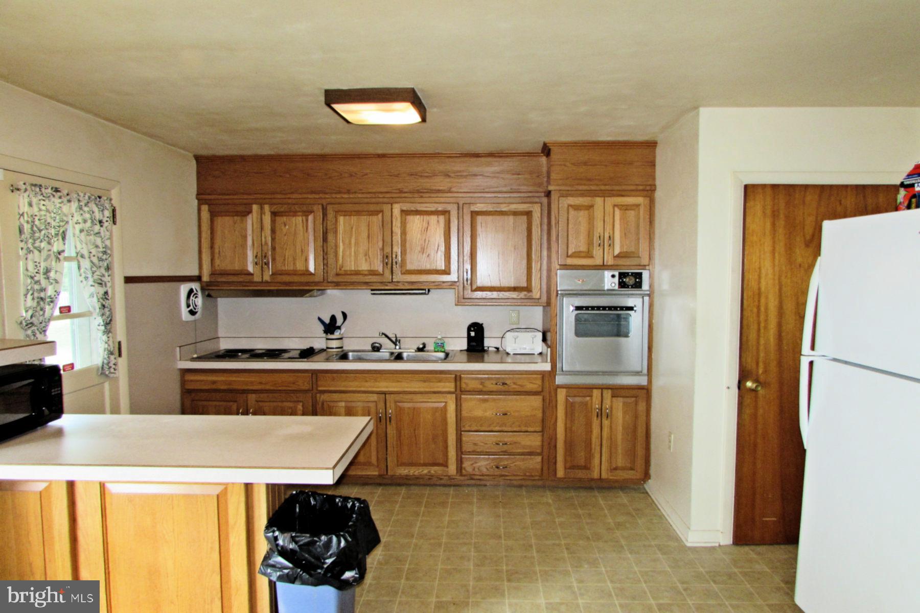 204 Heffelfinger Road Lebanon, PA 17046 - Photo 7 of 29 Kitchen