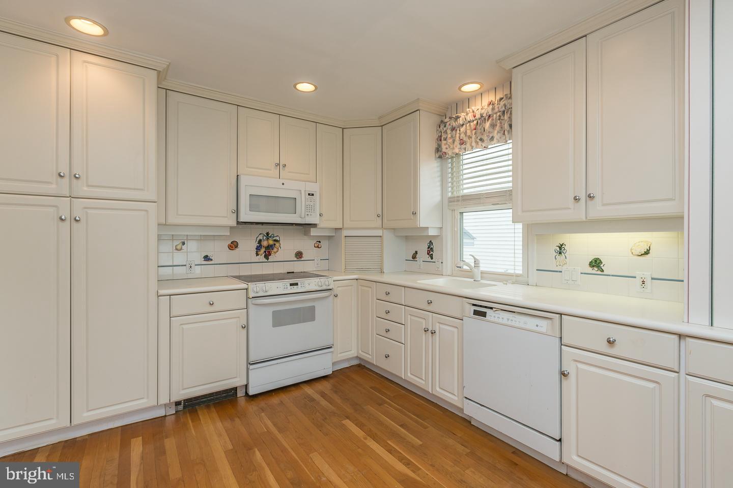 144 Sycamore Road Havertown, PA 19083 - Photo 12 of 37