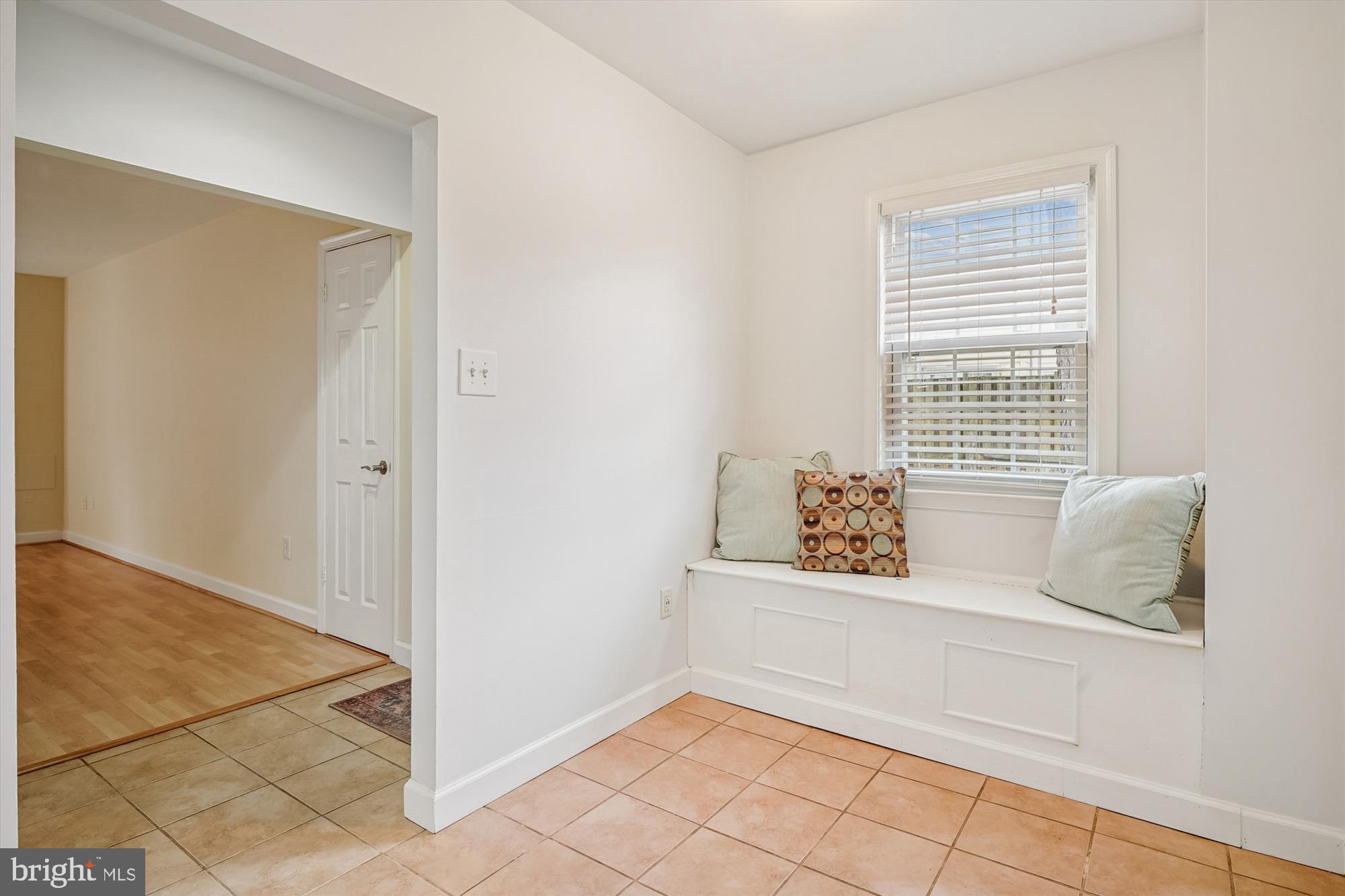 1677 Hart Court Crofton, MD 21114 - Photo 4 of 35 Entrance