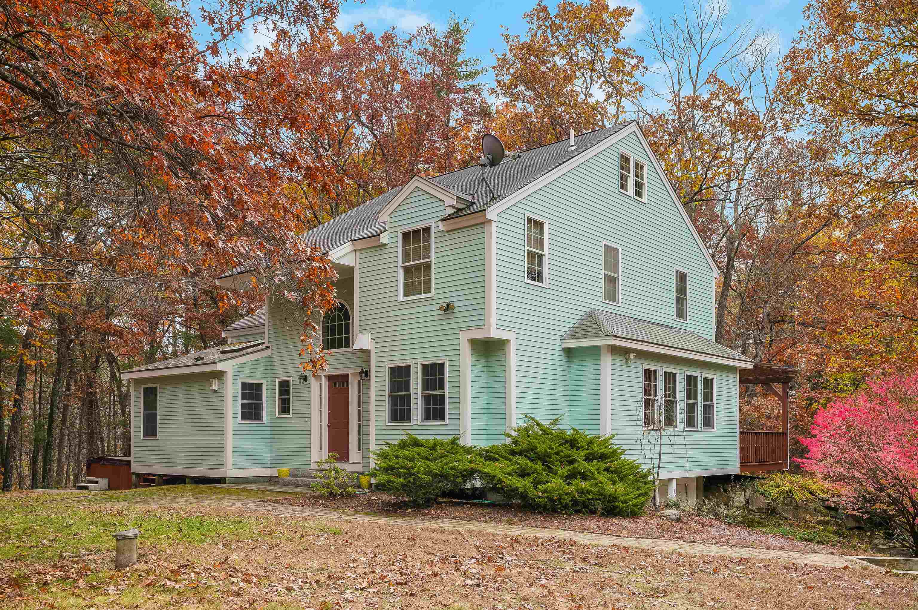 19 Baboosic Lake Road Amherst, NH 03031 - Photo 1 of 52 Gallery Image 1