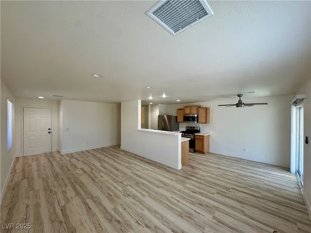 $1,695 | 549 Alecandro Daniel Avenue, North Las Vegas, NV 89031