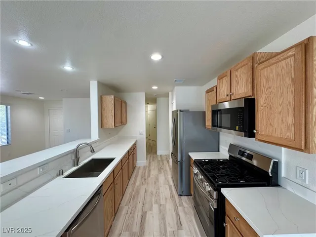 $1,695 | 549 Alecandro Daniel Avenue, North Las Vegas, NV 89031