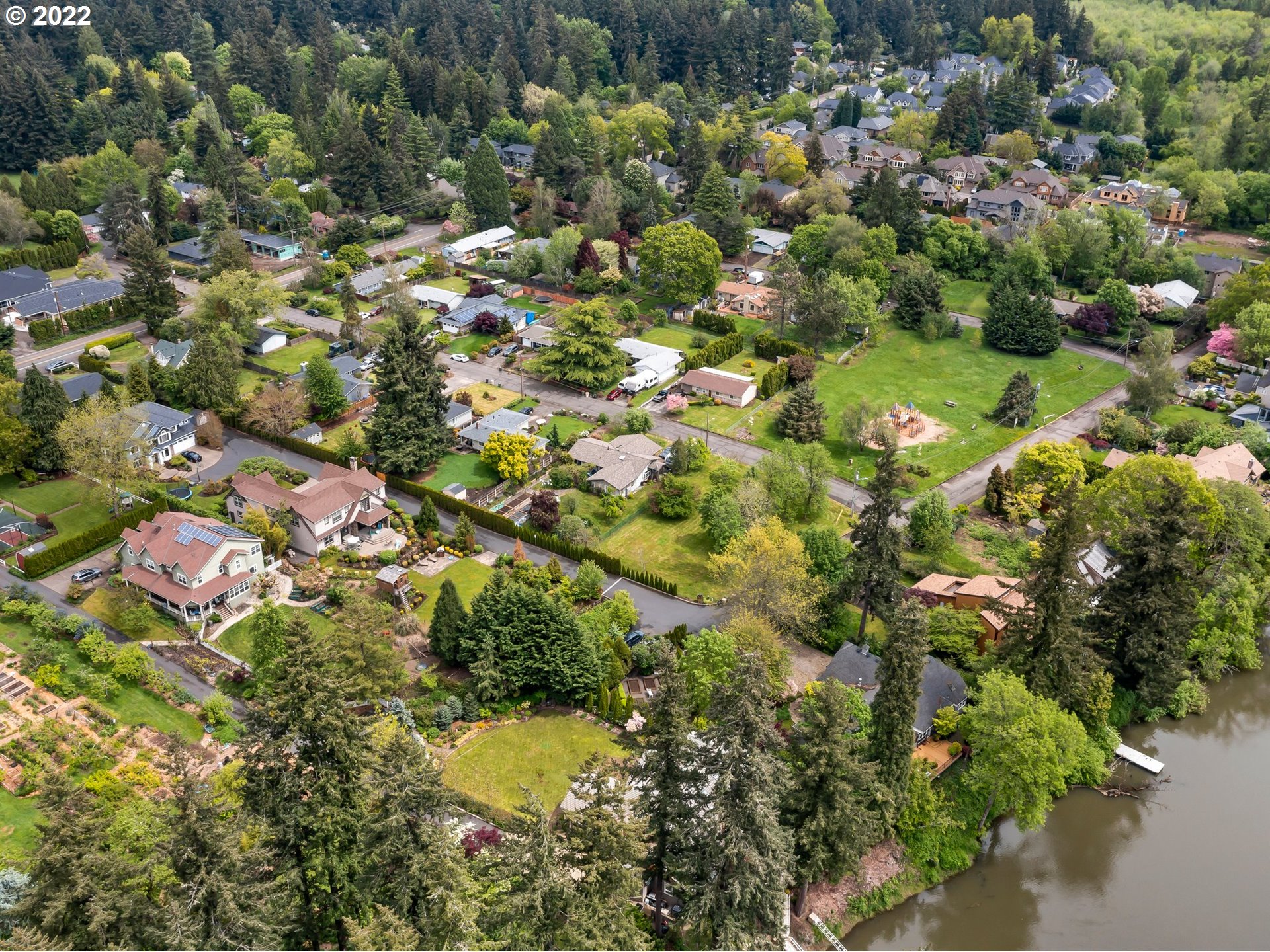 5650 Southwest Childs Road Lake Oswego, OR 97035 - Photo 30 of 32 Gallery Image 30