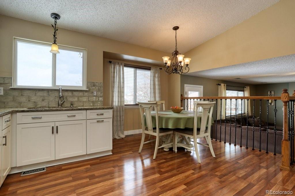 10423 Hyacinth Place Highlands Ranch, CO 80129 - Photo 7 of 27 Gallery Image 7