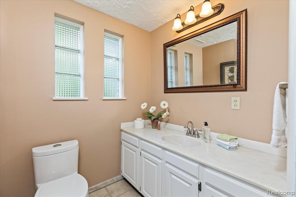 2689 Roseview Drive Rochester Hills, MI 48306 - Photo 46 of 74