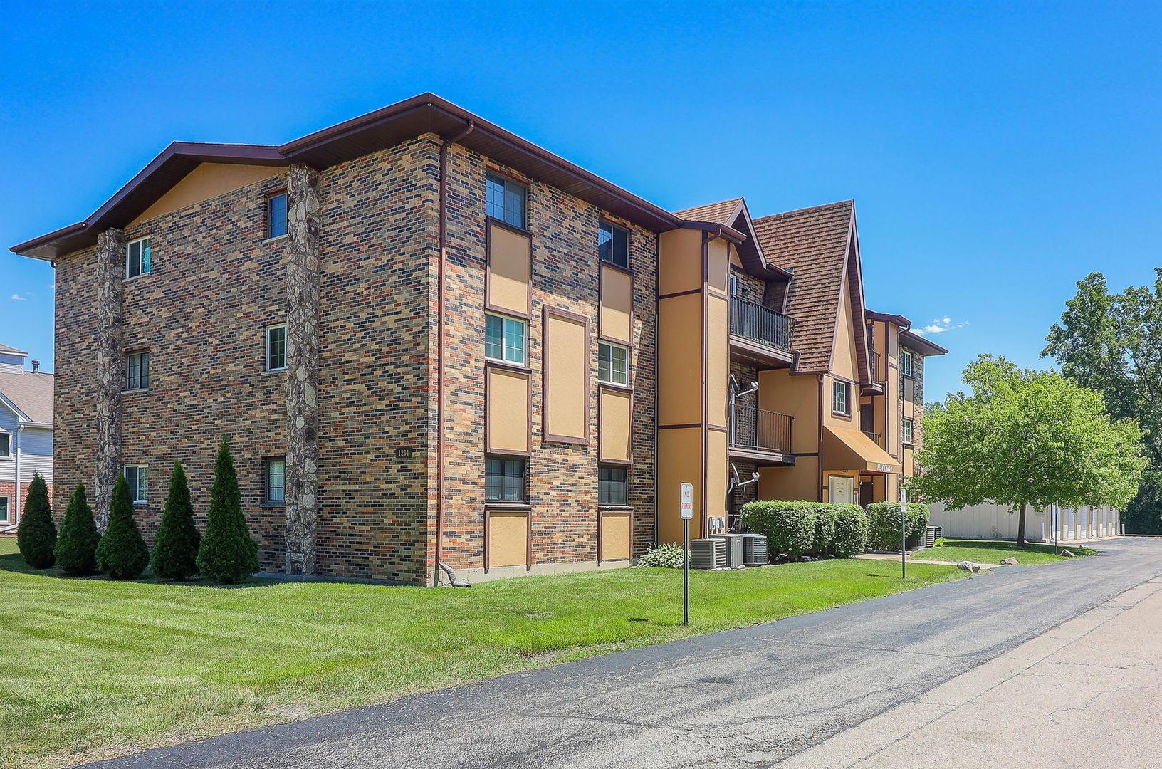 1234 Chalet Road, Unit 204 Naperville, IL 60563 - Photo 12 of 12 Gallery Image 12
