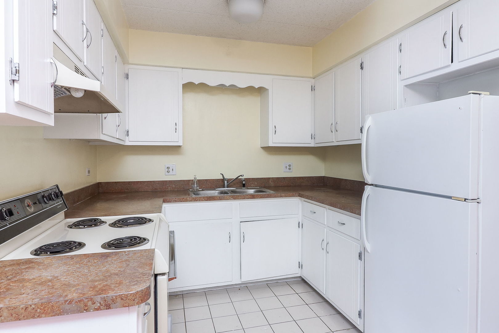 1234 Chalet Road, Unit 204 Naperville, IL 60563 - Photo 5 of 12 Gallery Image 5