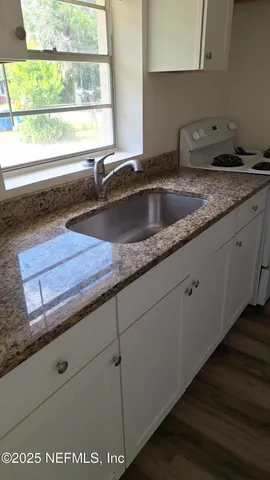 a close view of sink and tap