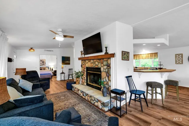 $555,000 | 1201 West Mountain Road, Cascade, ID 83611