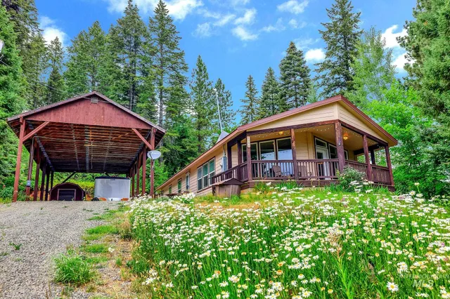 $555,000 | 1201 West Mountain Road, Cascade, ID 83611