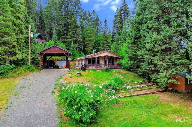 $555,000 | 1201 West Mountain Road, Cascade, ID 83611