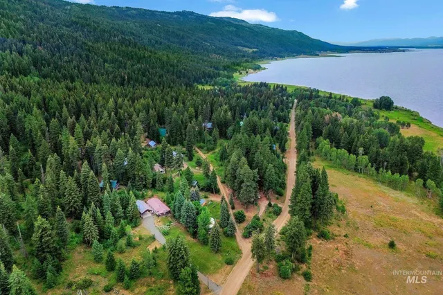 $555,000 | 1201 West Mountain Road, Cascade, ID 83611
