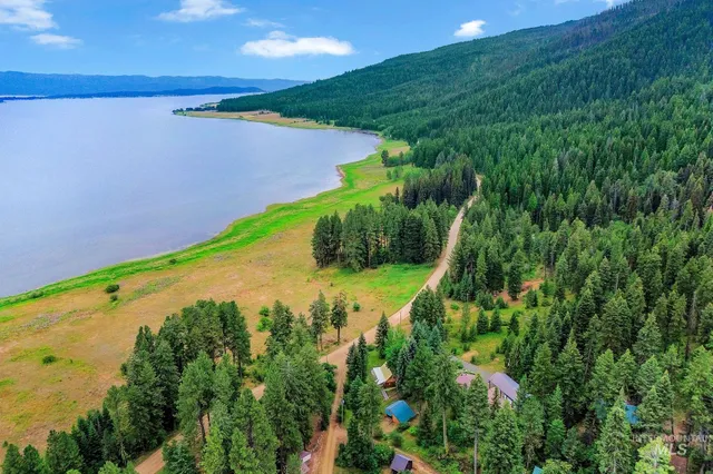 $555,000 | 1201 West Mountain Road, Cascade, ID 83611