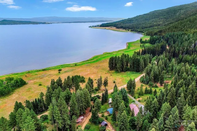 $555,000 | 1201 West Mountain Road, Cascade, ID 83611