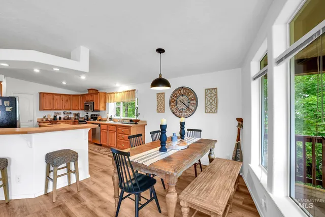 $555,000 | 1201 West Mountain Road, Cascade, ID 83611