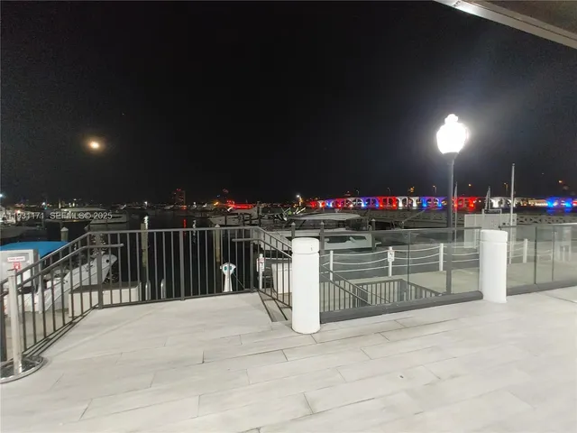 $335,000 | 555 Northeast 15th Street, Unit 21F, Miami, FL 33132