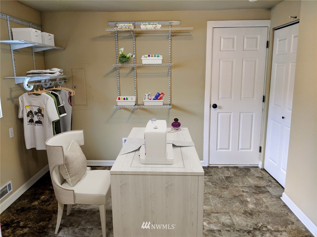 6002 Cady Road Everett, WA 98203 - Photo 11 of 22