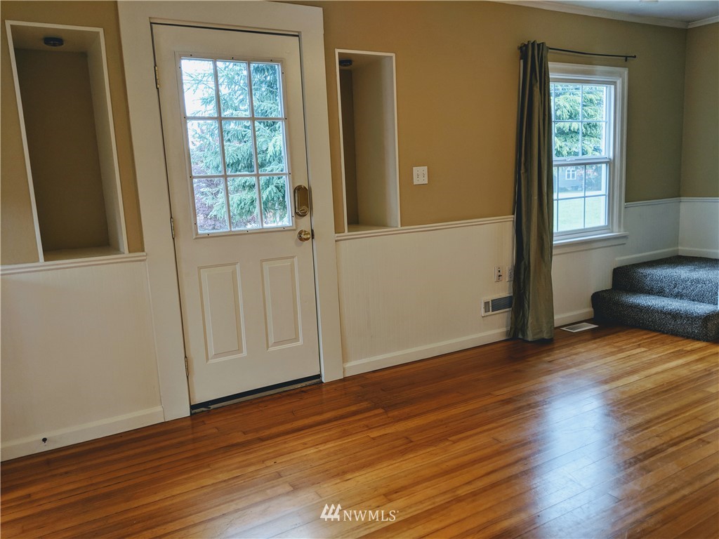 6002 Cady Road Everett, WA 98203 - Photo 4 of 22