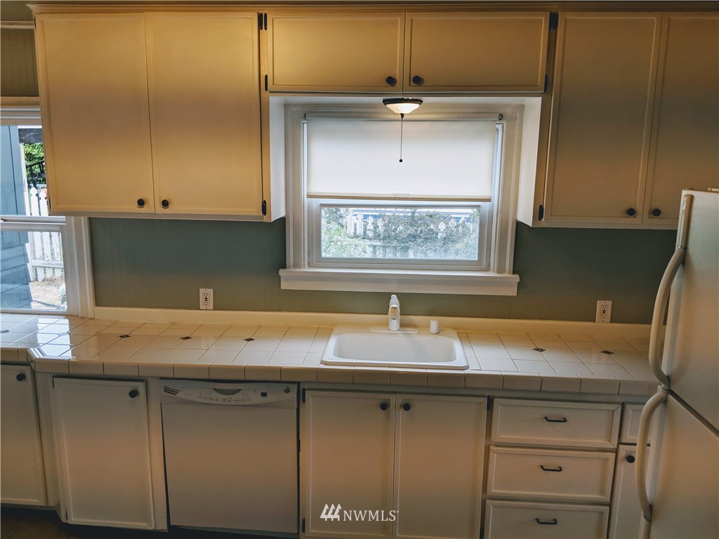 6002 Cady Road Everett, WA 98203 - Photo 7 of 22