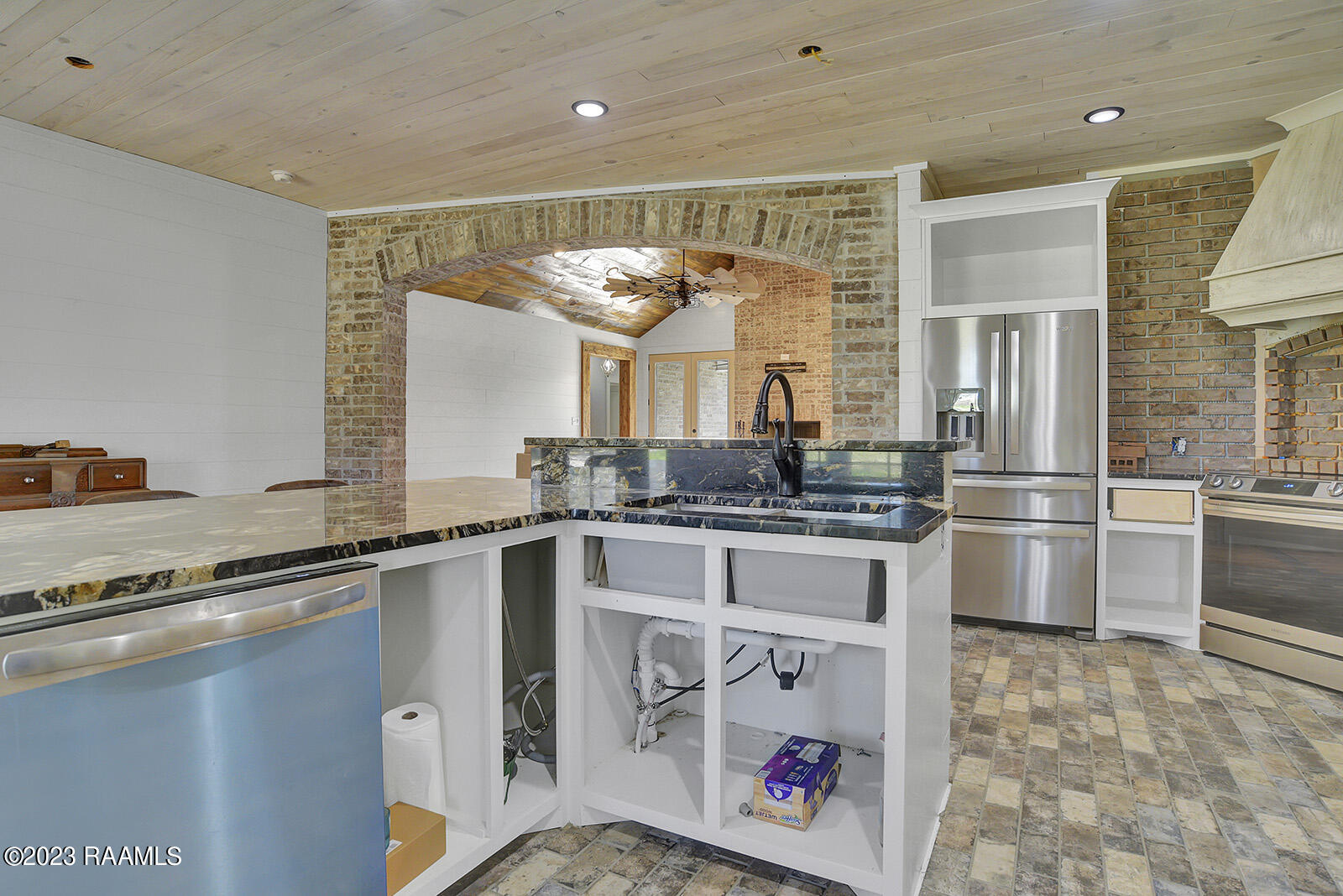 19287 Dama Landry Road Jennings, LA 70546 - Photo 5 of 15 8