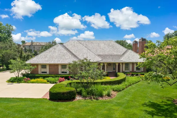 $1,899,000 | 2016 Midwest Club Parkway, Oak Brook, IL 60523