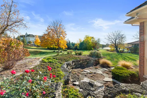 $1,899,000 | 2016 Midwest Club Parkway, Oak Brook, IL 60523
