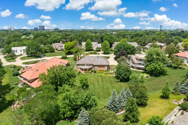 $1,899,000 | 2016 Midwest Club Parkway, Oak Brook, IL 60523