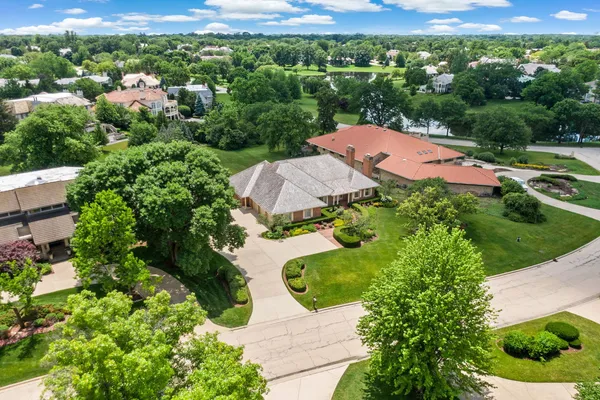 $1,899,000 | 2016 Midwest Club Parkway, Oak Brook, IL 60523