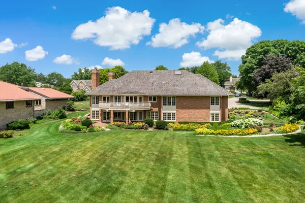 $1,899,000 | 2016 Midwest Club Parkway, Oak Brook, IL 60523