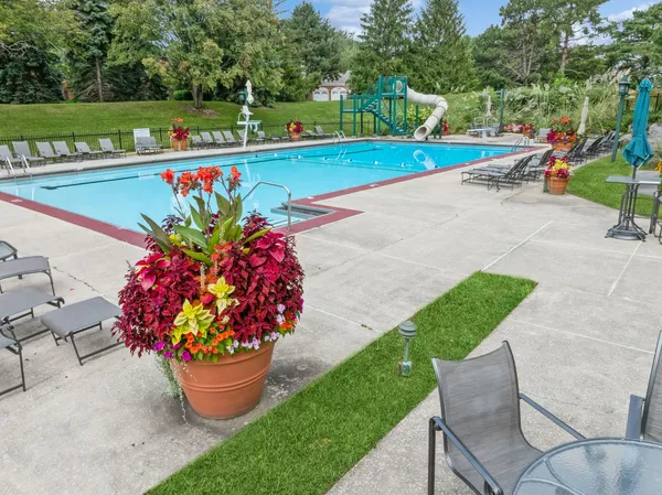 $1,899,000 | 2016 Midwest Club Parkway, Oak Brook, IL 60523