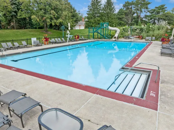 $1,899,000 | 2016 Midwest Club Parkway, Oak Brook, IL 60523