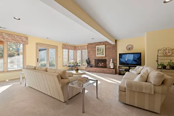 $1,899,000 | 2016 Midwest Club Parkway, Oak Brook, IL 60523