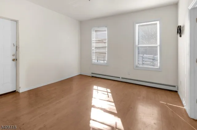 $1,700 | 3 May Street, Unit 3R, Irvington, NJ 07111