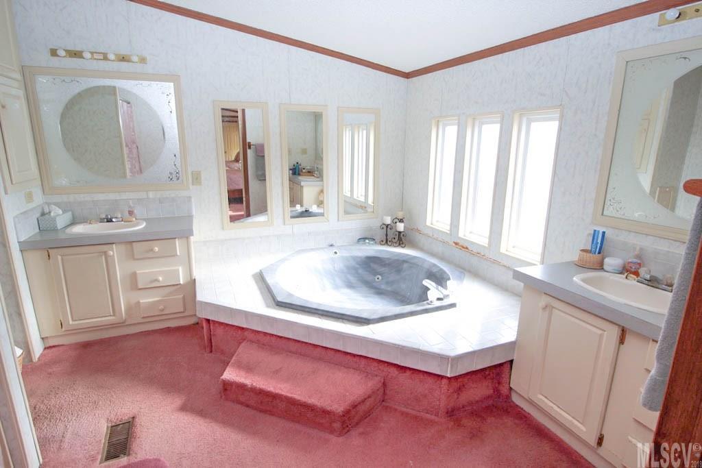 3814 Powerhouse Road Glen Alpine, NC 28655 - Photo 9 of 25 Gallery Image 9