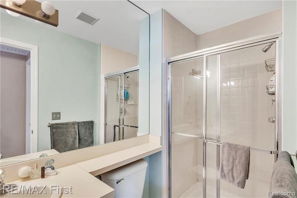 1541 Chesapeake Road Royal Oak, MI 48067 - Photo 20 of 32