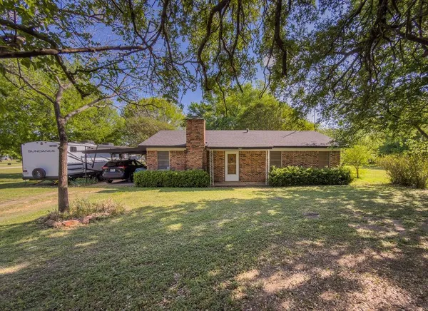 $199,900 | 501 West Washington Avenue, Whitney, TX 76692