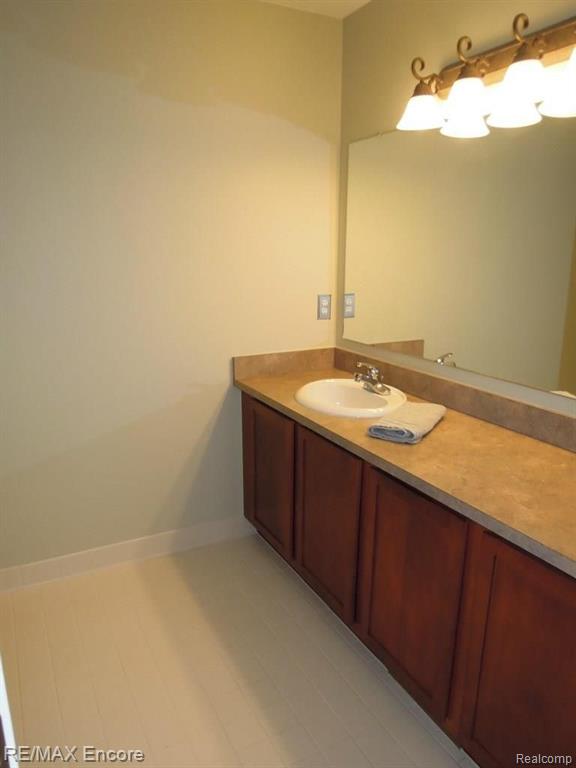 3822 Windingbrook Circle, Unit 8 Rochester Hills, MI 48309 - Photo 47 of 64
