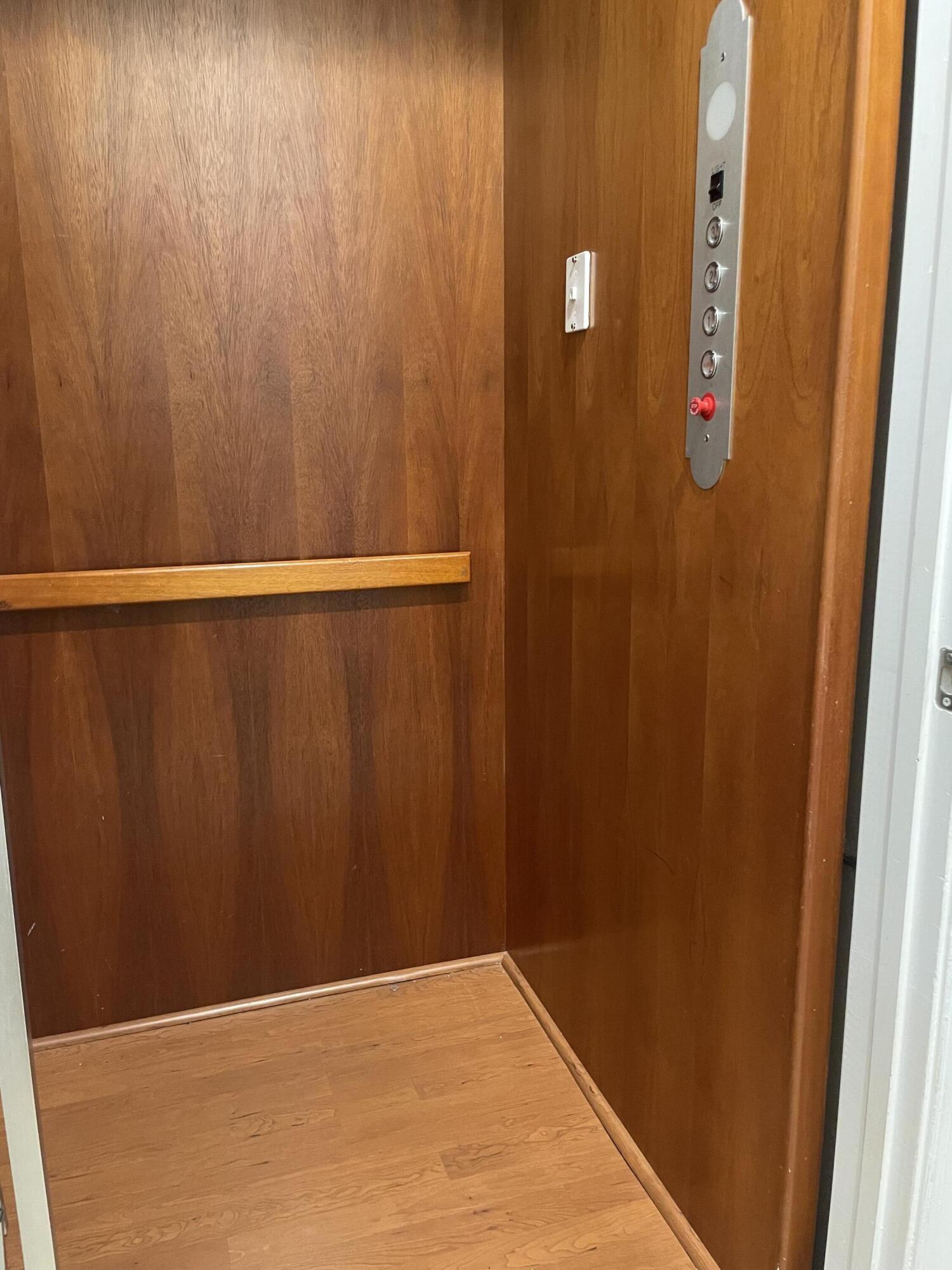 552 North West 39th Circle Boca Raton, FL 33431 - Photo 11 of 33 a view of an empty room