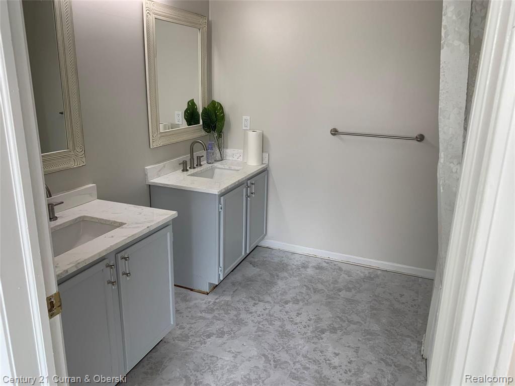 4211 Schaefer Road Dearborn, MI 48126 - Photo 22 of 28