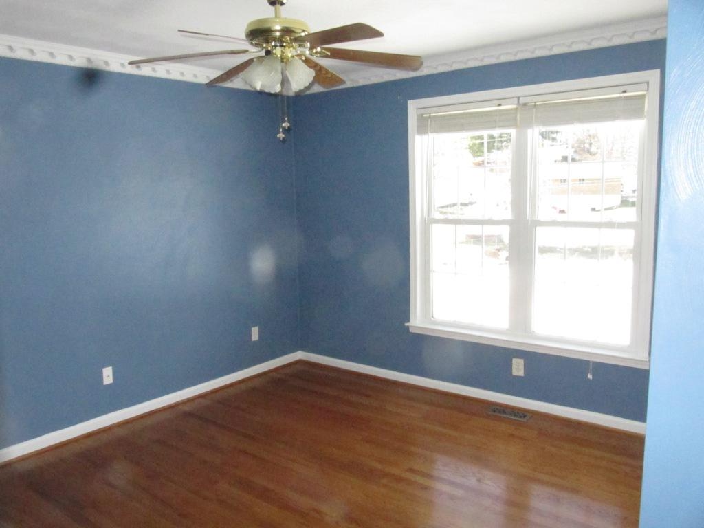 1605 Mountain View Road Vinton, VA 24179 - Photo 11 of 12 BR3